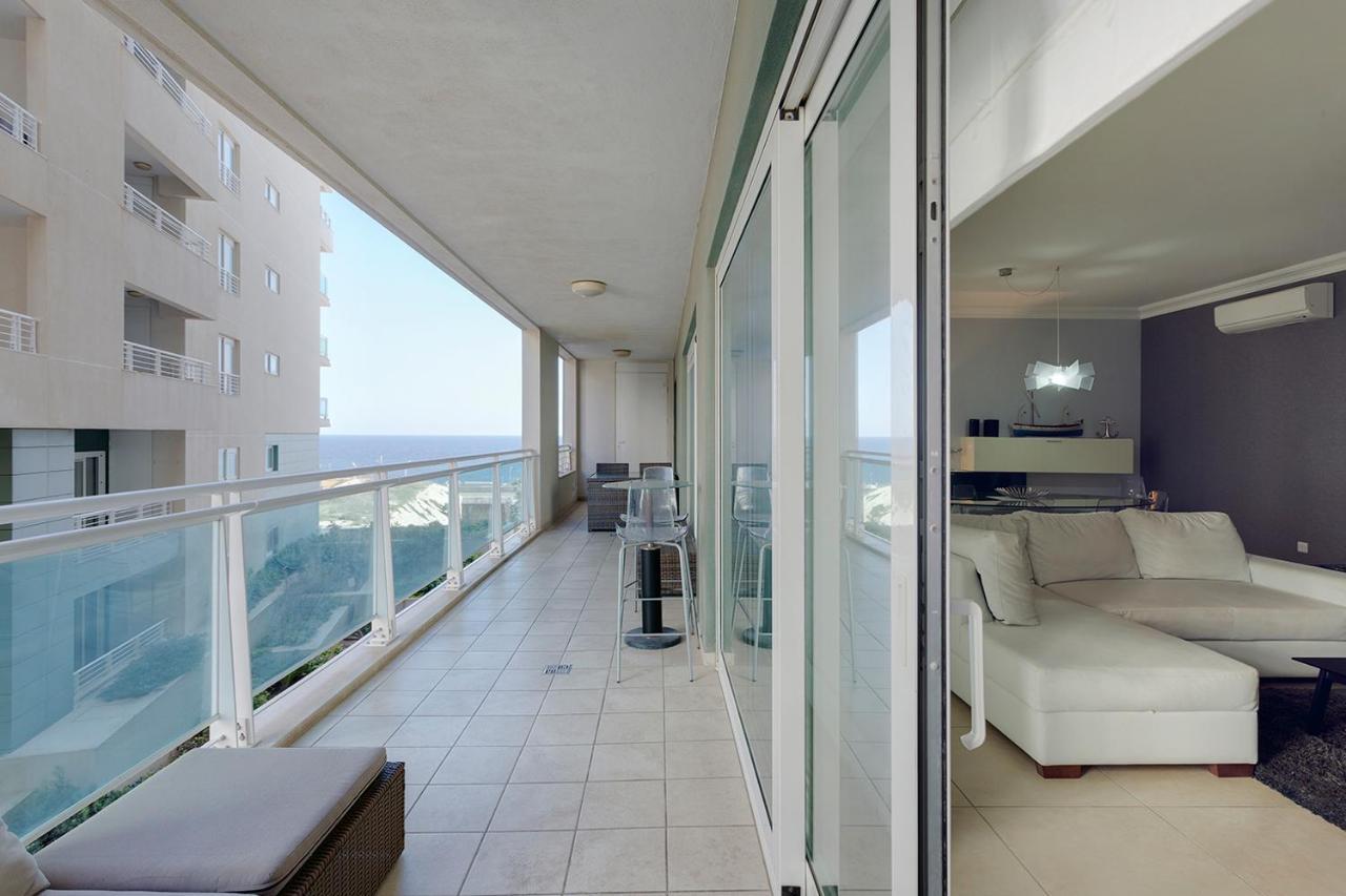 Luxury Apt With Side Seaviews And Pool, Best Location Sliema Esterno foto