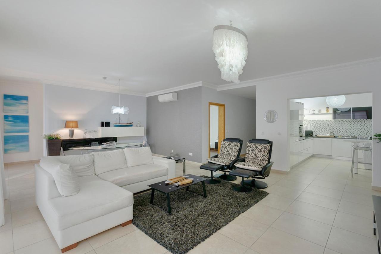 Luxury Apt With Side Seaviews And Pool, Best Location Sliema Esterno foto